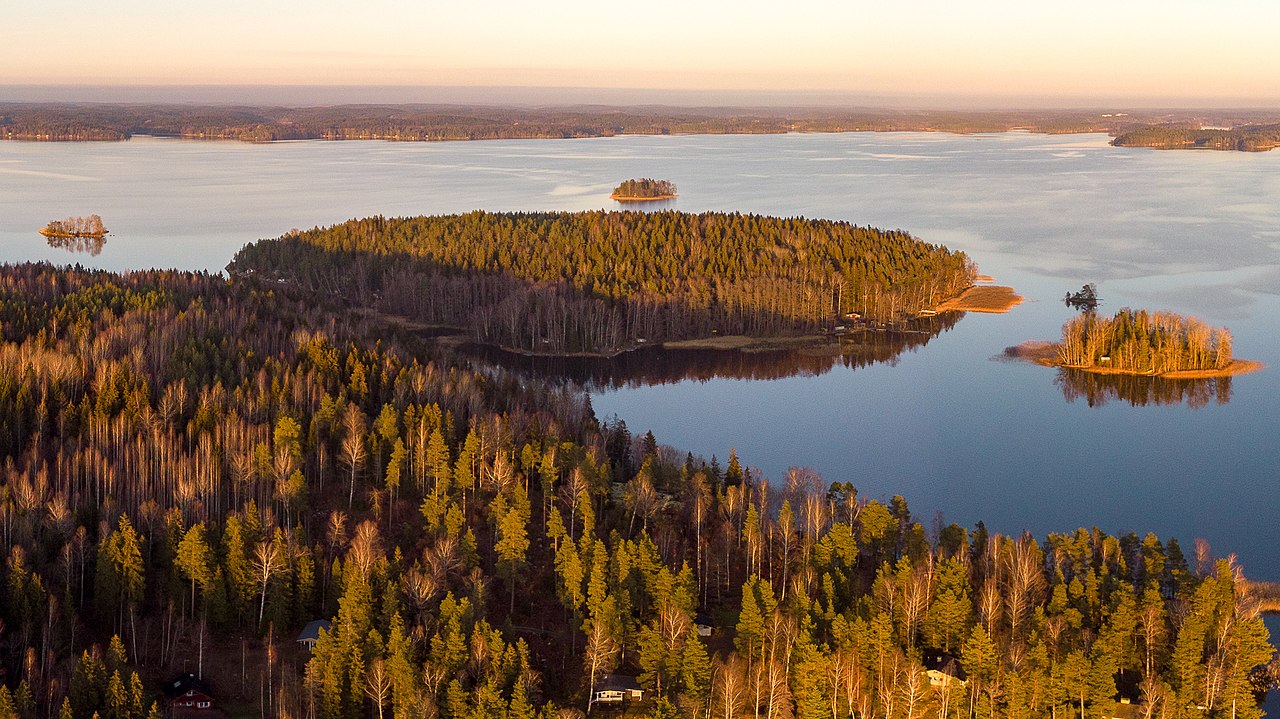 Lohja-buumi näkyy mökkimarkkinoilla – Uudenmaan kauppasumma kasvoi alkuvuonna selvästi