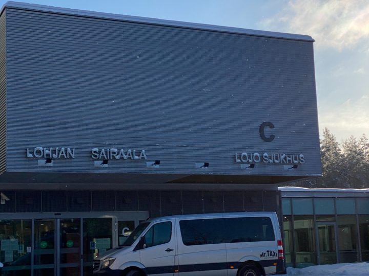 Lohjan terveysasemalla ruuhkaa – infektiokausi venyttää odotuksia