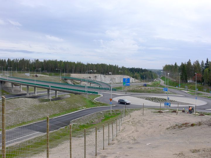 Tapaninpäivän ilta toi Lohjalla kaksi “pientä” hälytystä – ja muistutuksen, ettei talvi neuvottele