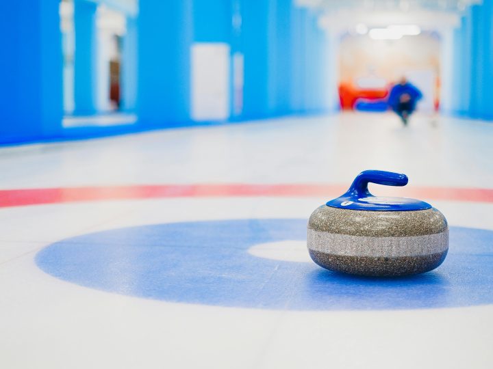 Lohja isännöi World Junior‑B Curling ‑turnausta – tiistai 9.12. täynnä nuorten huippuotteluita Kisakalliossa