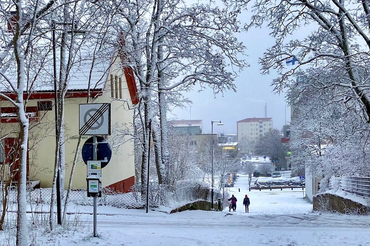 Pakkanen kiristyi myös etelässä 4.1.2026 – Lohjalla korostuu varautuminen arjen perusasioihin