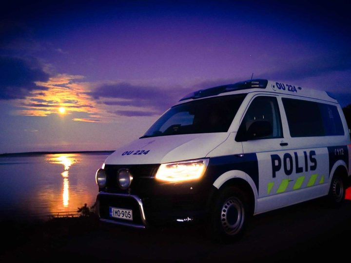 Poliisi muistuttaa hiihtolomaliikenteen malttitarpeesta – Lohjan väylillä kannattaa varautua tasaisempaan ajorytmiin