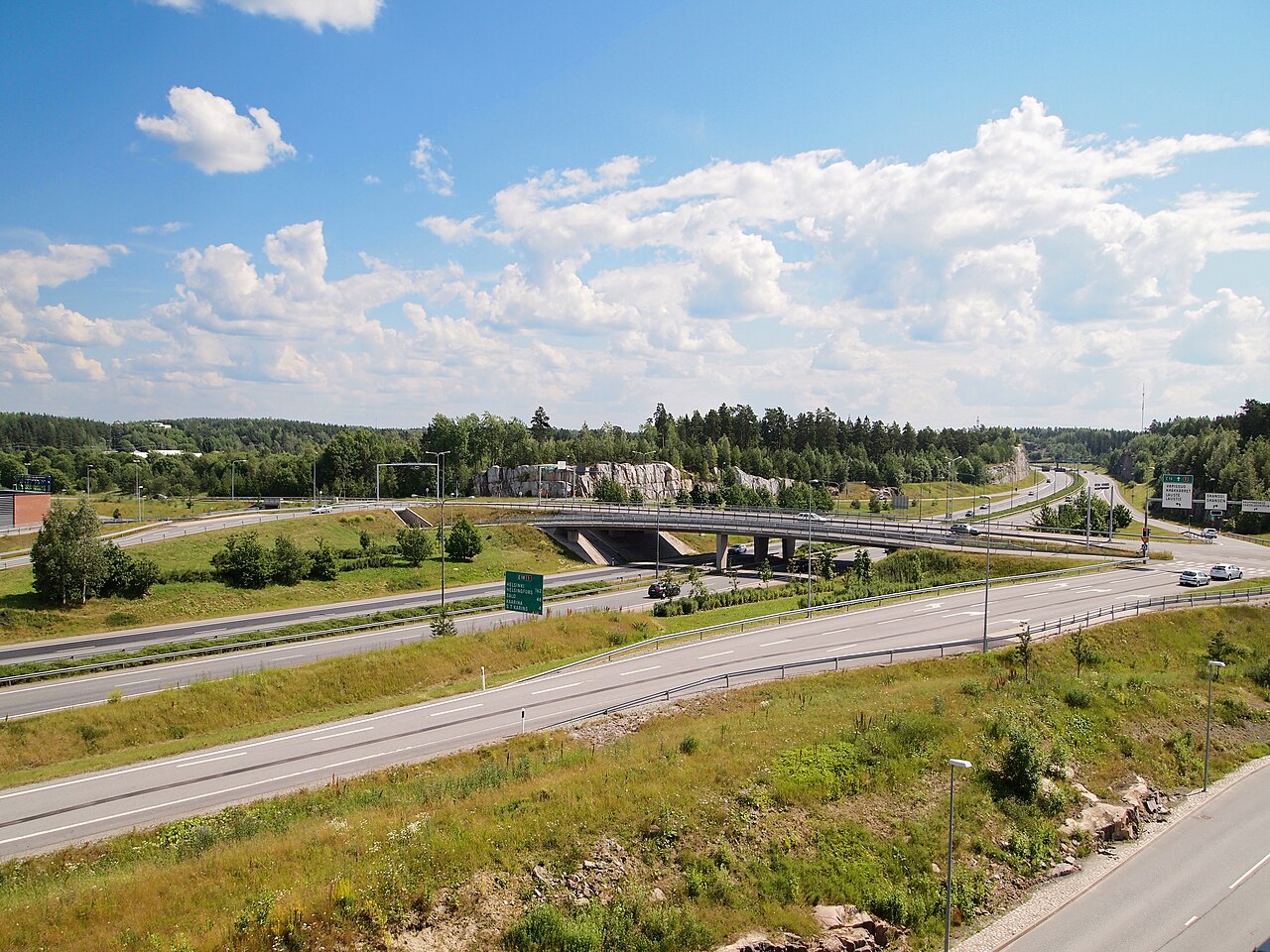 Lohja–Turku-moottoritielle tulee vaihtuvat nopeusrajat – tavoite on tasaisempi ja ennakoivampi liikenne