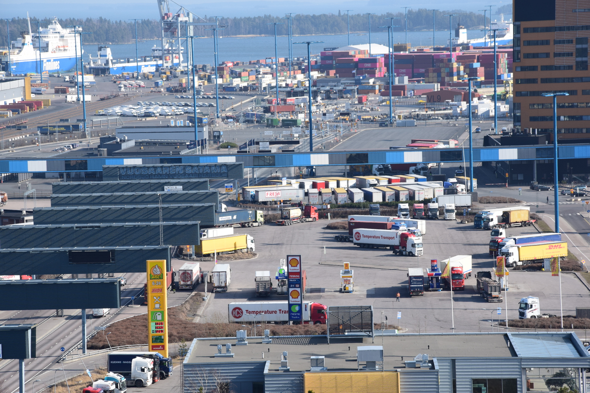 Suomen johto ottaa kantaa Yhdysvaltain tullipuheisiin – Lohjalla seurataan vaikutuksia vientiin ja hintoihin