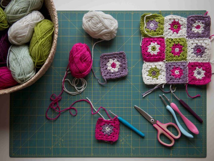 Käsityölauantai toi tilkkuilun Lohjalle – Taitokeskuksessa haettiin ideoita kevääseen