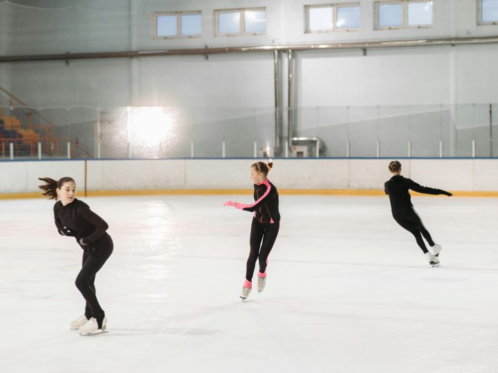 Lohjan menovinkit 13.1.2026: diakoniaruokailu, yleisöluistelu, Vesitreeni ja Kino Vaakunan tiistai – 9 poimintaa