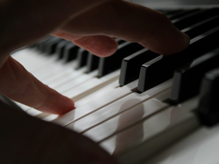 Lohjan menovinkit 10.2.2026: aamuvesitreeni, taidemaalausta, luistelua, yhteislaulua ja Rhapsody in Blue – 10 poimintaa