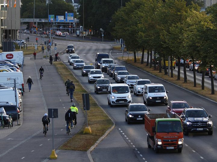 Poliisin tehovalvonta toi 185 seuraamusta – viesti osuu myös Lohjan työmatkaliikenteeseen