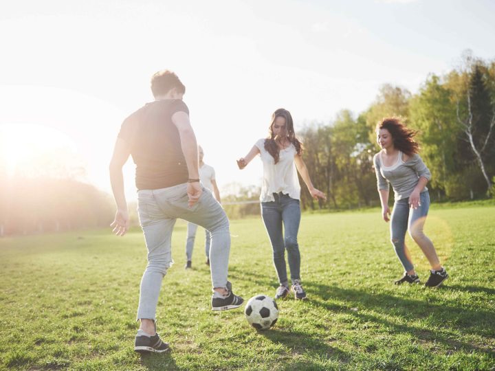 Lohjan koululaiset nostivat eläinkerhot, kuvataiteen ja moponkorjauksen kärkeen – 1600 vastausta ohjaa harrastuksia