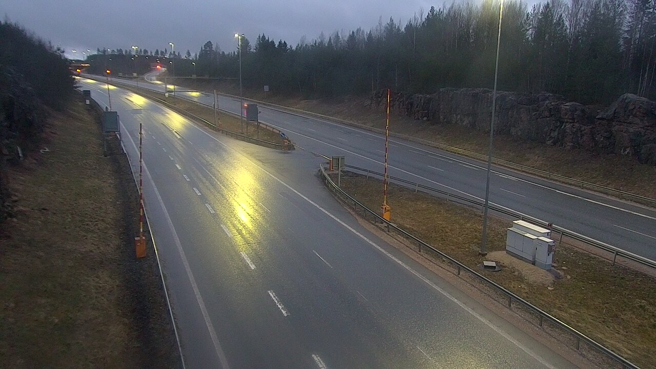 Pääsiäisen paluuliikenne kiristyy Lohjan suunnalla – ruuhkahuippu osuu 6.4.2026 iltapäivään