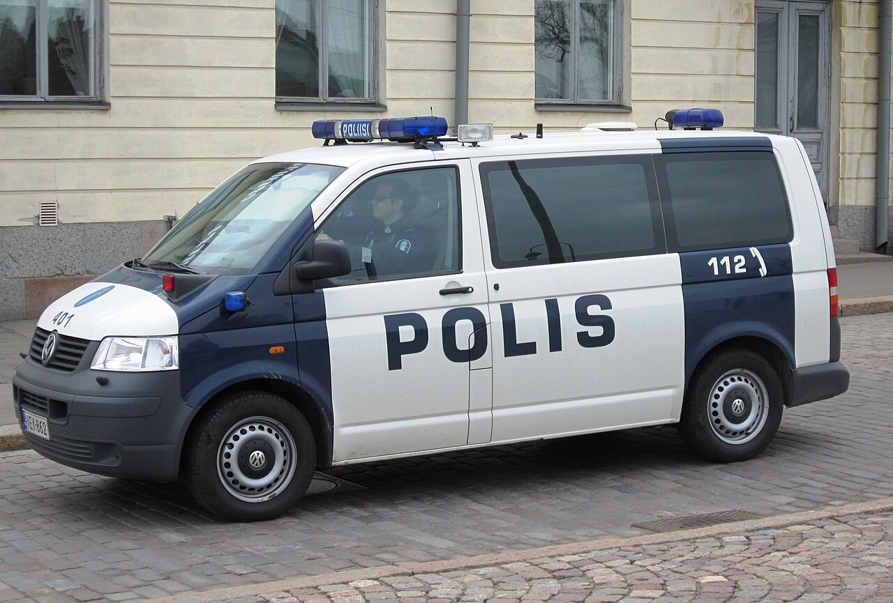 Koulupoliisien työ jatkuu – mitä päätös voi tarkoittaa Lohjan kouluarjessa?