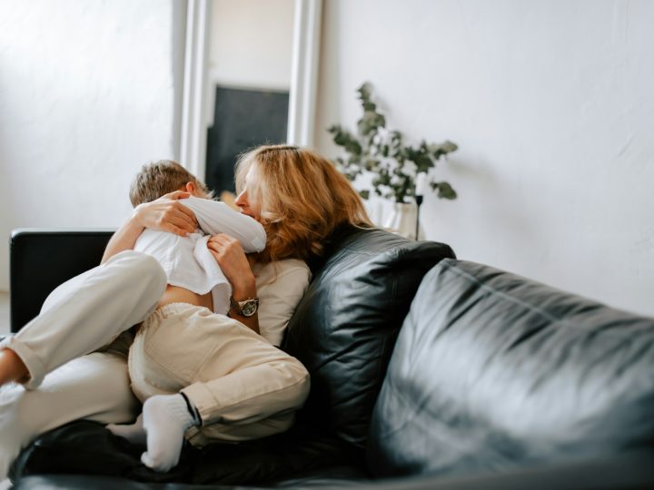 Kotihoidon tuen suosio hiipuu, mutta perheiden valinta pysyy vaikeana