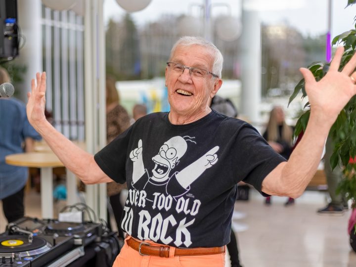 Seniori Disco tuo DJ Börjen vinyylit Tanhuhoviin