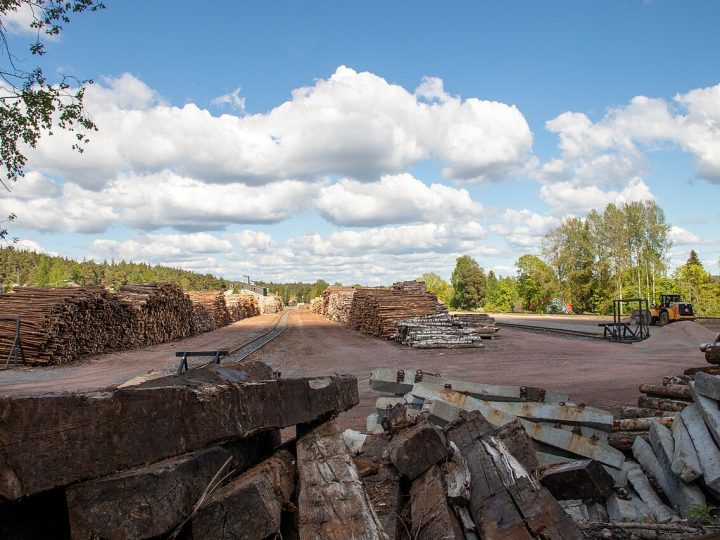 Metsä Wood aloittaa muutosneuvottelut – Lohjan tehdasta koskevat vaikutukset eivät vielä täsmentyneet