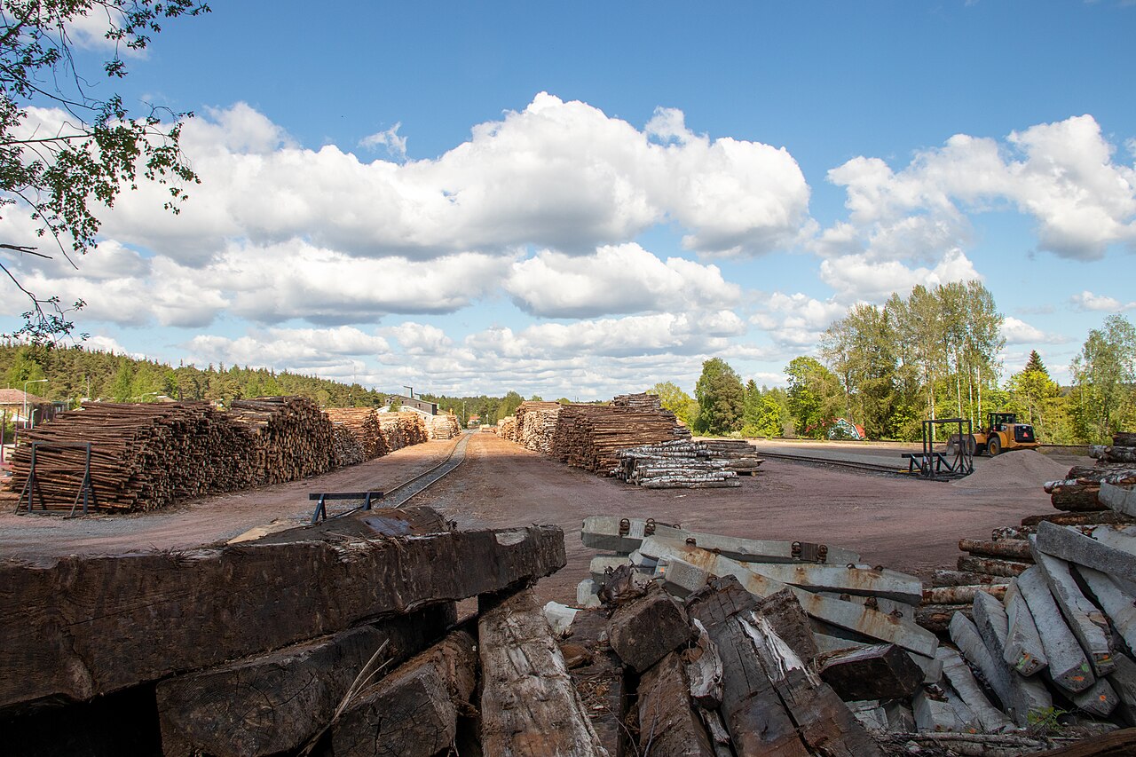 Metsä Wood aloittaa muutosneuvottelut – Lohjan tehdasta koskevat vaikutukset eivät vielä täsmentyneet