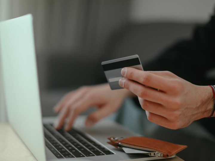 Verohallinnon tekstiviestimuistutus koski e-laskua – linkittömyys on tärkeä tunnusmerkki