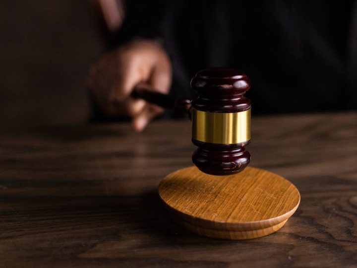 Lähestymiskiellon teknistä valvontaa selvitetään – tavoite on vahvempi suoja uhan alla oleville