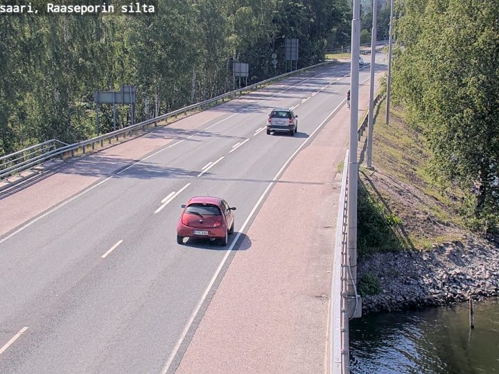 Yksi kuoli kahden auton törmäyksessä valtatiellä 25 Raaseporissa