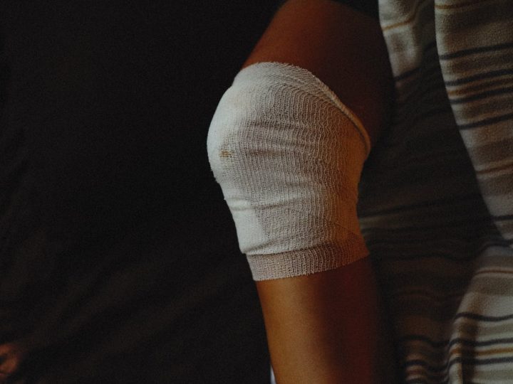Polvi- tai varvaskipu voi liittyä kihtiin – terveysjuttu nosti tutun sairauden esiin