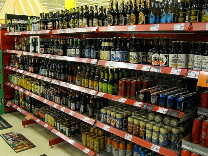 Alkoholilaki muuttui – kotiinkuljetus etenee luvanvaraisesti ja aikataulu tarkentuu