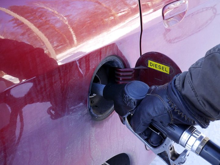 Tankkaaminen halpeni heinäkuussa, mutta maksoi yhä enemmän kuin vuotta aiemmin