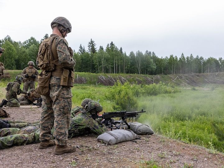 Joka kuudennen talven alokkaan palvelus keskeytyi