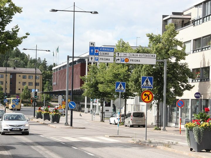 Koulumatkan törmäys Lohjalla vei lapsen sairaalatarkastukseen – tapahtumien kulku on yhä tutkinnassa