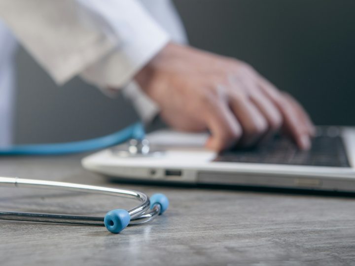 Tekoälykirjuri laajenee Länsi-Uudenmaan sote-palveluihin – ammattilainen hyväksyy kirjauksen
