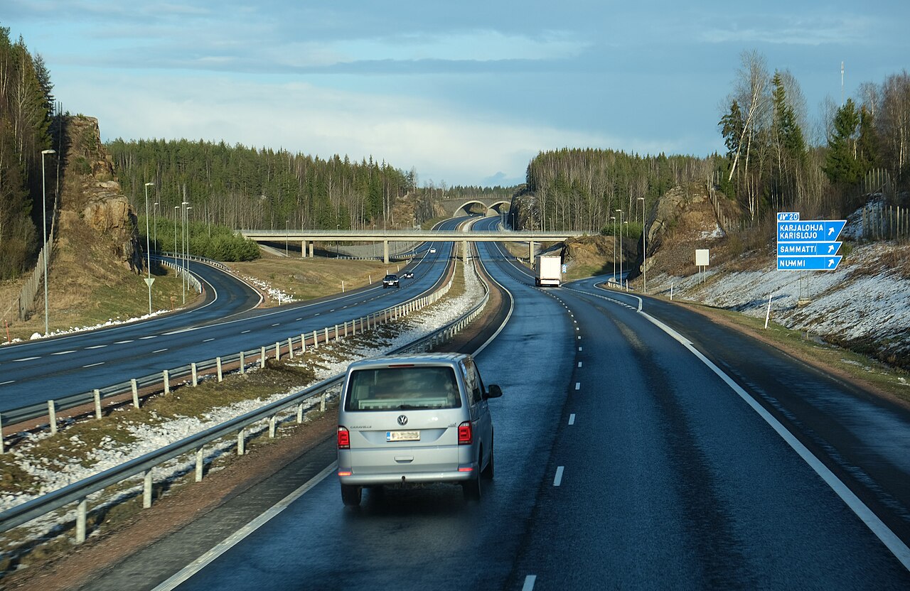 17-vuotiaiden autonkuljettajien kesäonnettomuudet vähenivät