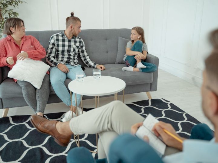 Neuvottelukunta vaatii lasten tuen tarpeen arviointia vanhemman mielenterveysongelmien yhteydessä